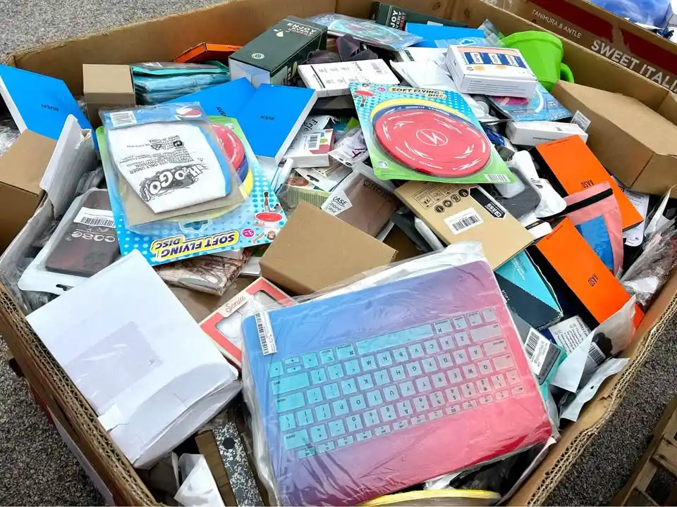 Buy Bloomingdale’s Liquidation Pallets ( 100-400 assorted items-$500) $ 501